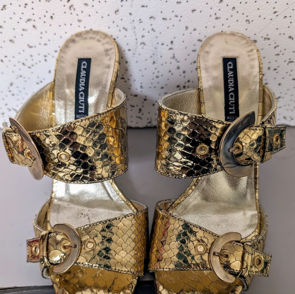 Claudia Ciutu Heels in Gold Size 6.5